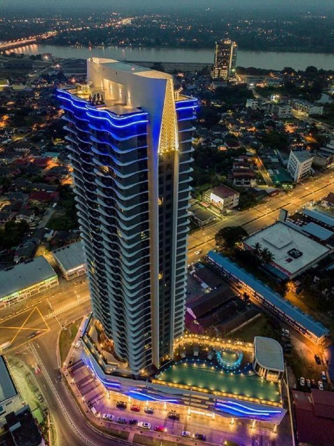 Zulanie Suite Troika Residence, Spacious And Cozy With Pool, Free Wifi & Netflix In Golden Triangle Of Kota Bharu Exterior photo
