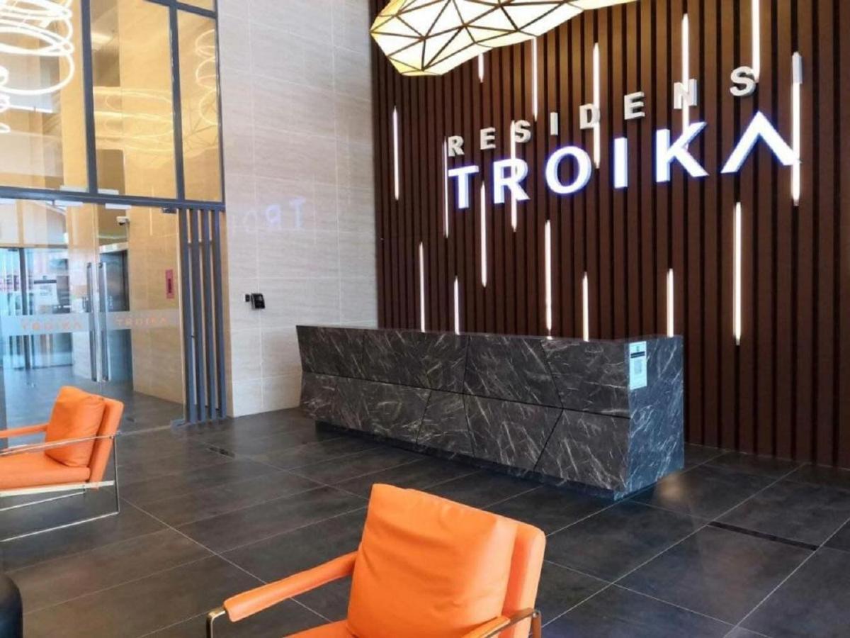 Zulanie Suite Troika Residence, Spacious And Cozy With Pool, Free Wifi & Netflix In Golden Triangle Of Kota Bharu Exterior photo