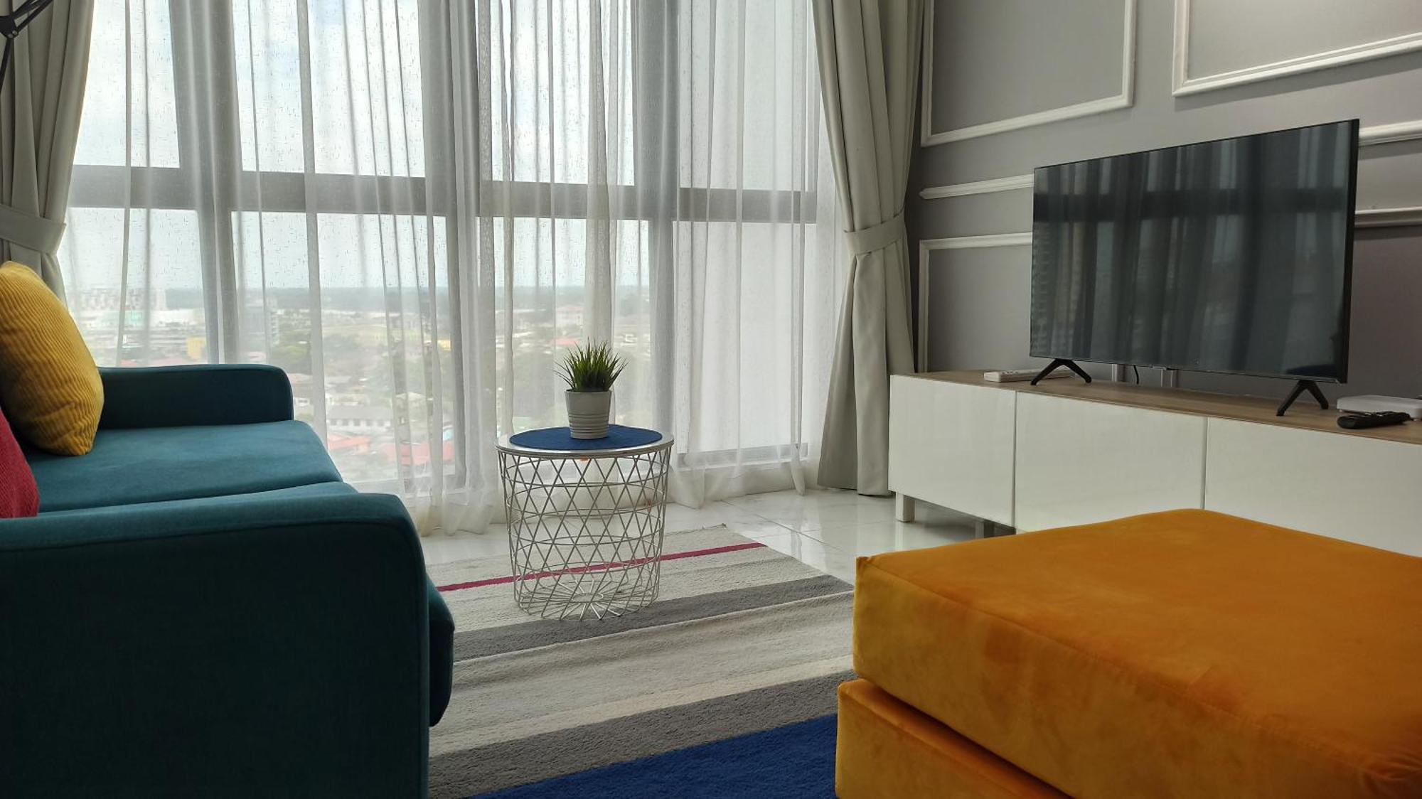 Zulanie Suite Troika Residence, Spacious And Cozy With Pool, Free Wifi & Netflix In Golden Triangle Of Kota Bharu Exterior photo