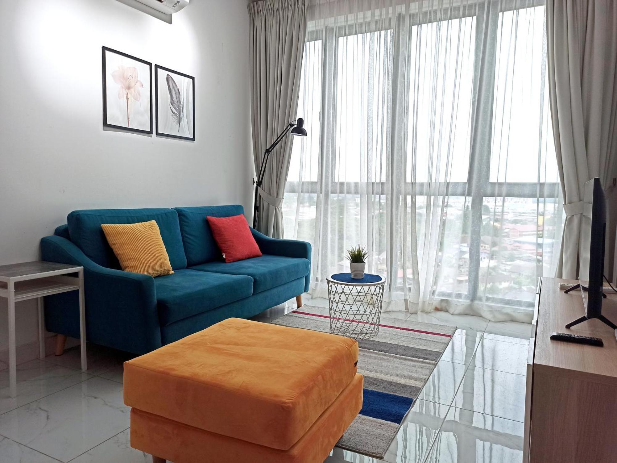 Zulanie Suite Troika Residence, Spacious And Cozy With Pool, Free Wifi & Netflix In Golden Triangle Of Kota Bharu Exterior photo
